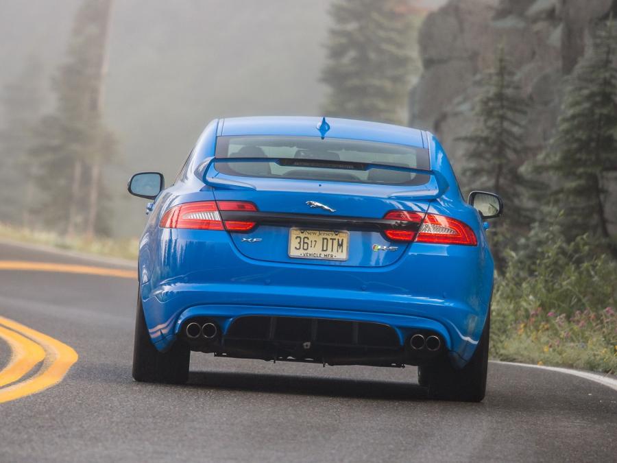  Jaguar XFR-S 2013 года  (US) (фото 3 из 16)